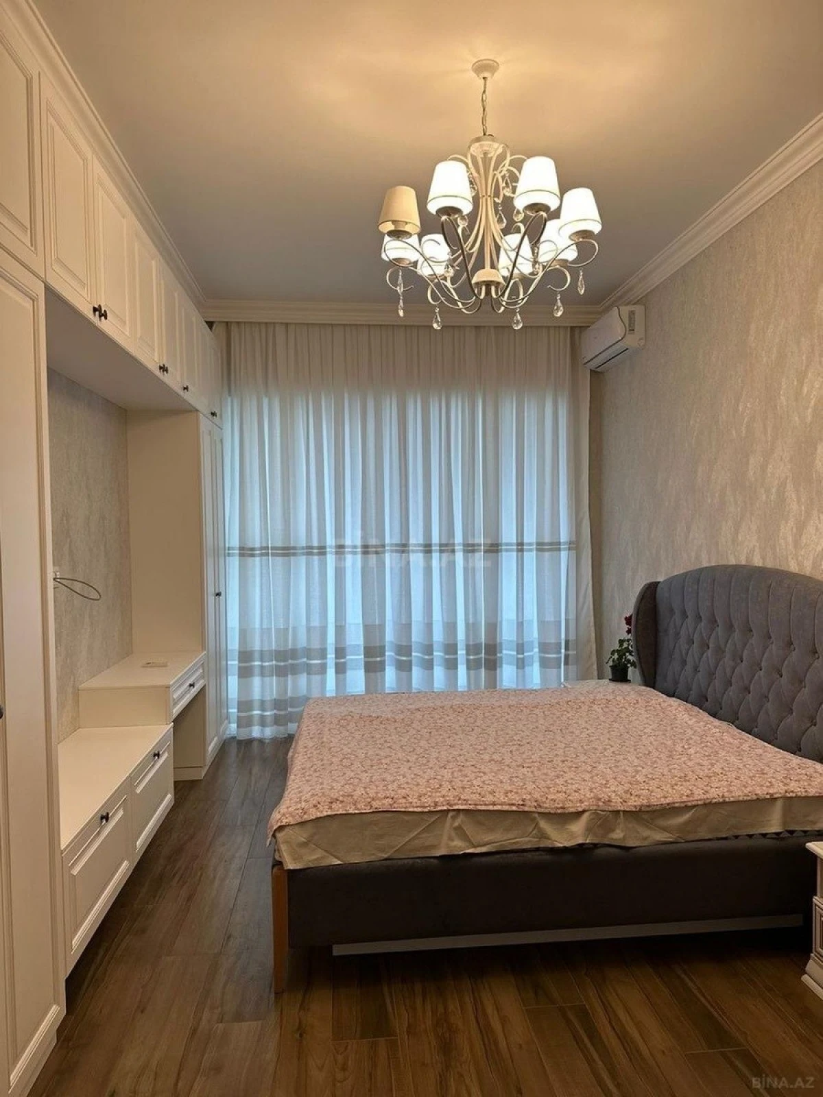 Kirayə verilir 2 otaqlı mənzil 97 m²