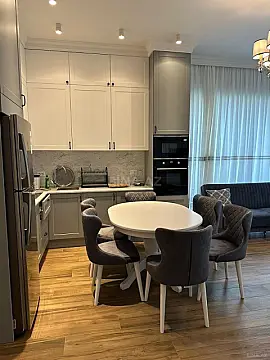 Kirayə verilir 2 otaqlı mənzil 97 m²