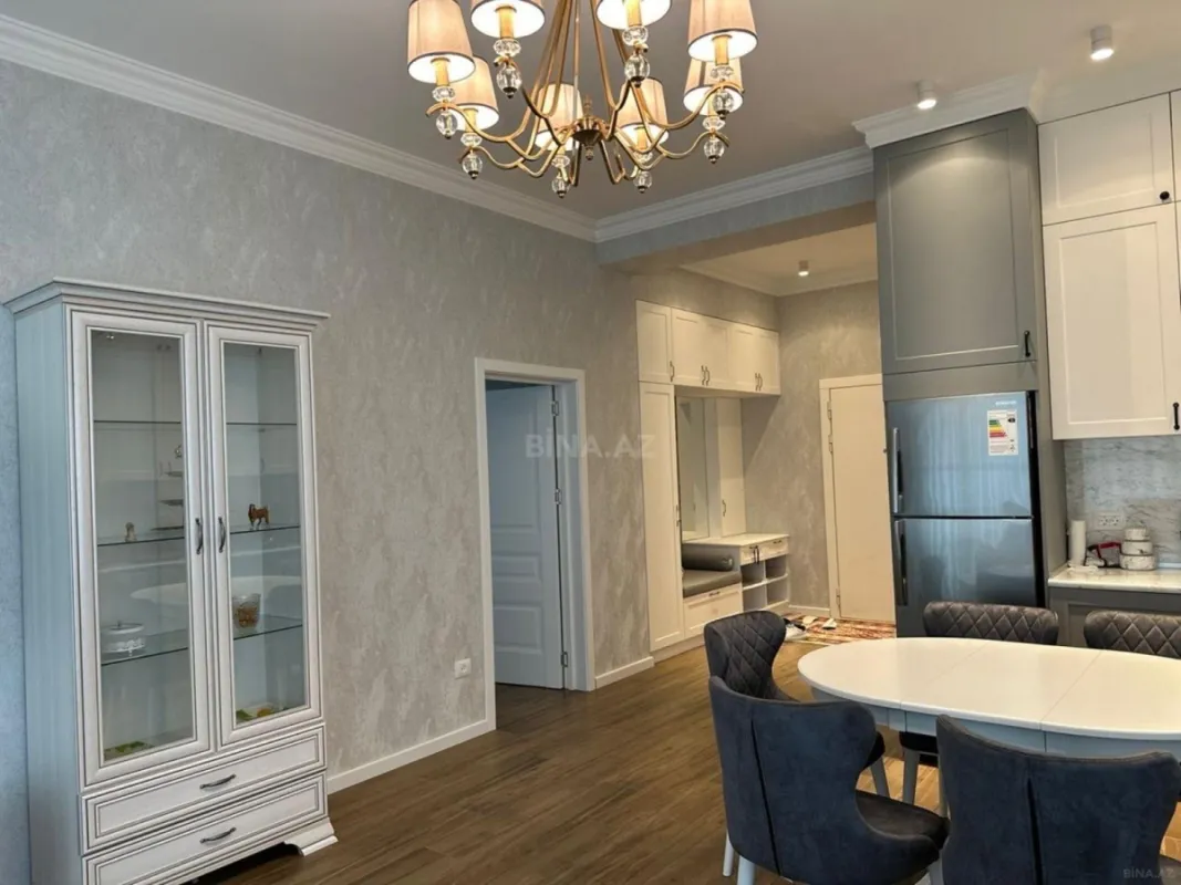 Kirayə verilir 2 otaqlı mənzil 97 m²