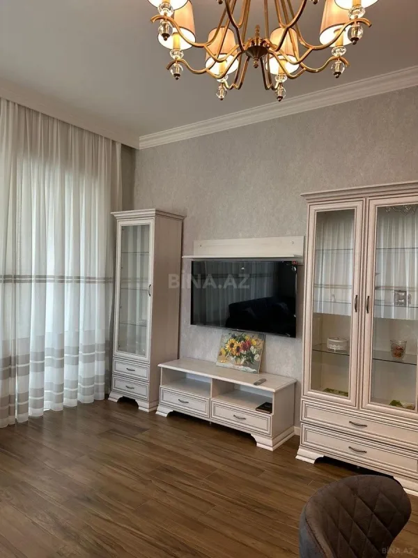 Kirayə verilir 2 otaqlı mənzil 97 m²