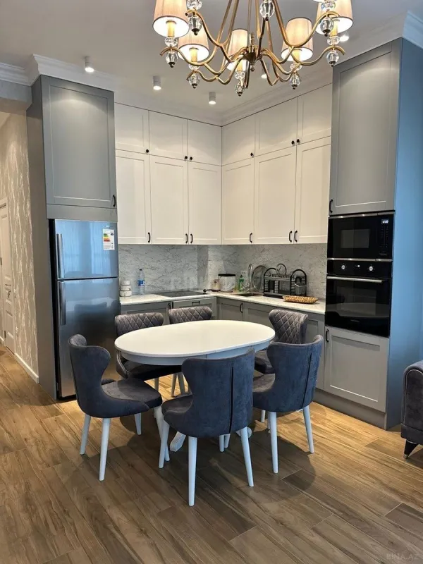 Kirayə verilir 2 otaqlı mənzil 97 m²