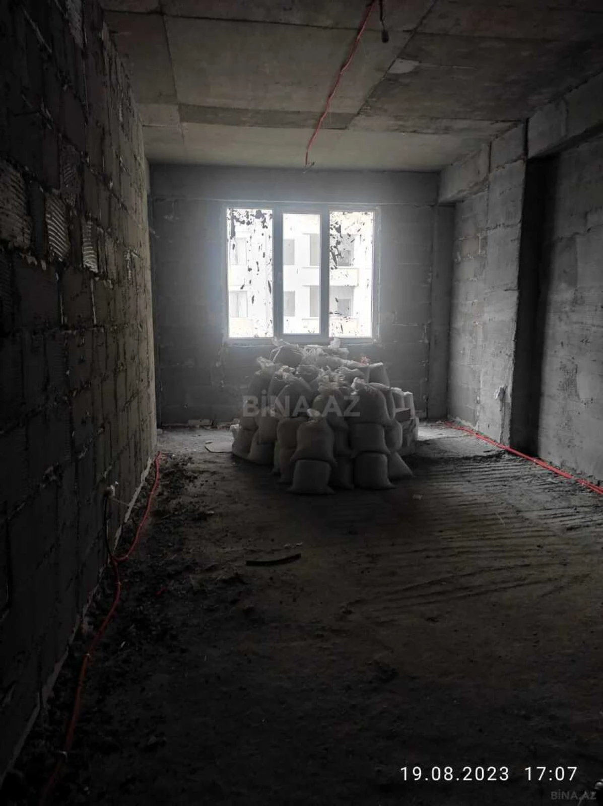 Satılır 3 otaqlı mənzil 100 m²