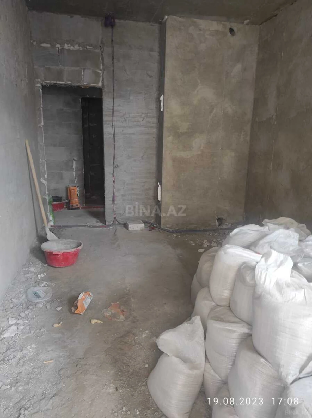 Satılır 3 otaqlı mənzil 100 m²