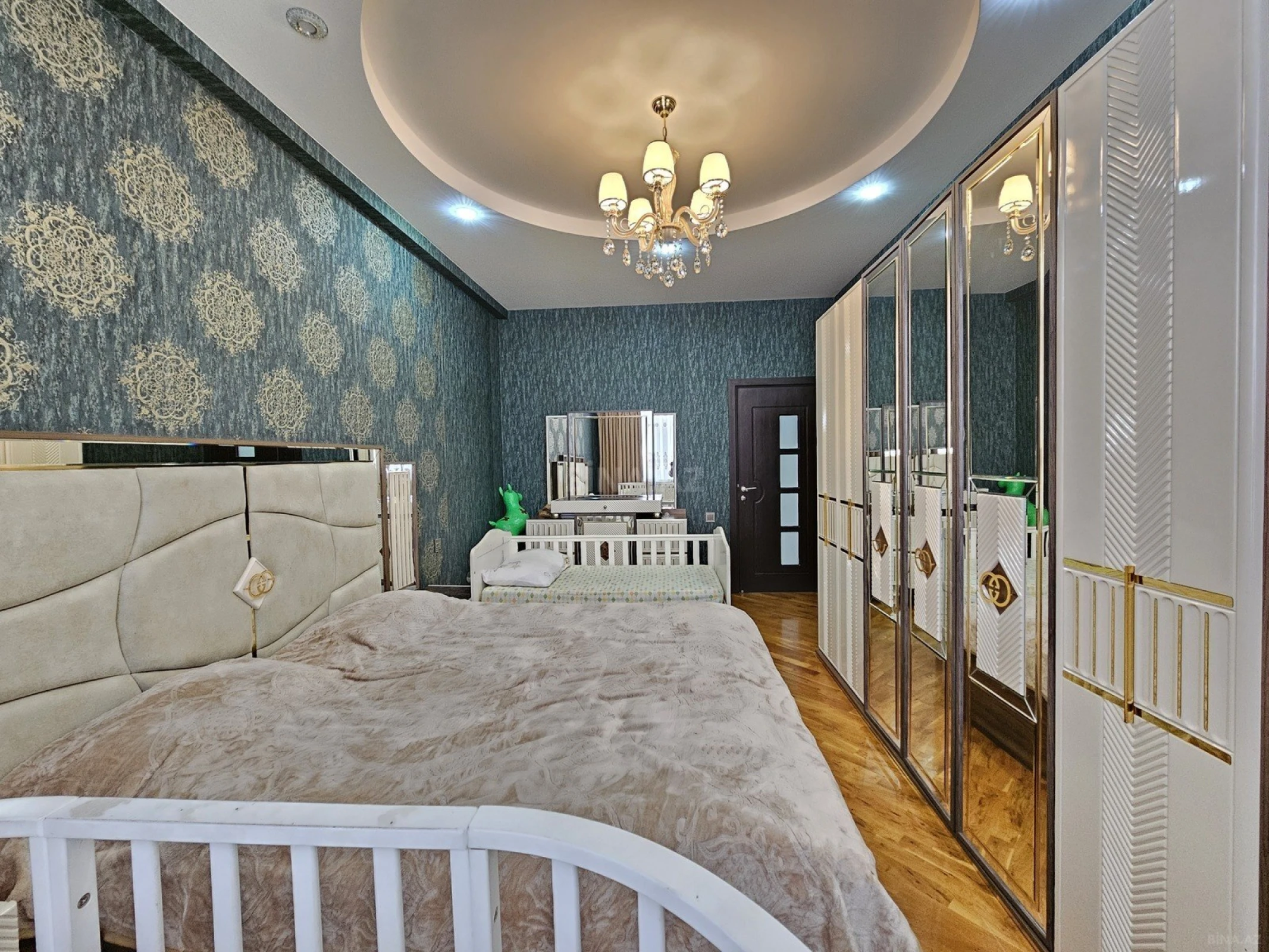 Satılır 3 otaqlı mənzil 93 m²