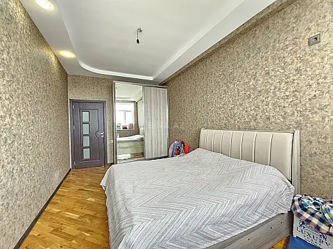 Satılır 3 otaqlı mənzil 93 m²