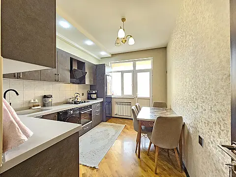 Satılır 3 otaqlı mənzil 93 m²