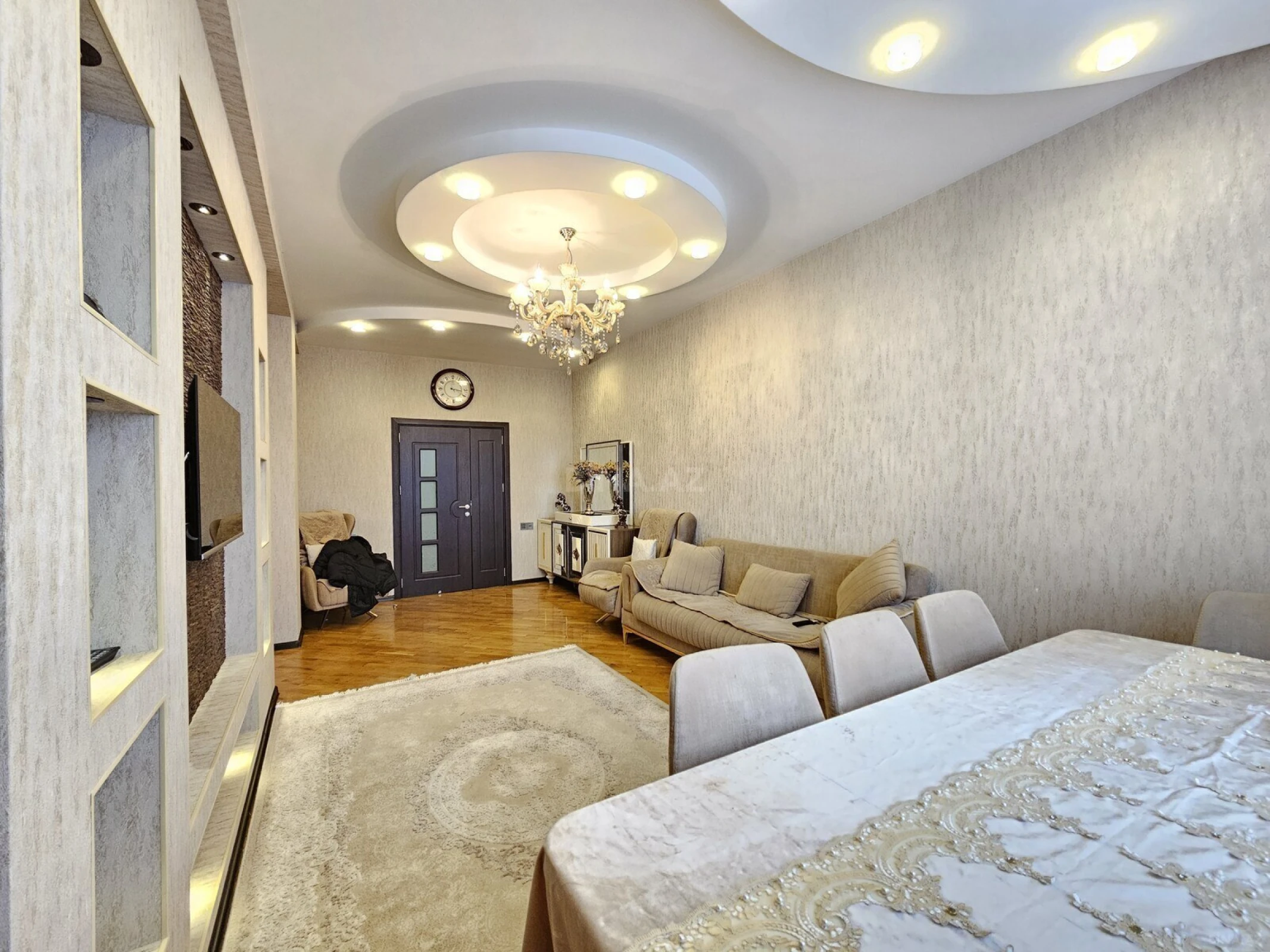 Satılır 3 otaqlı mənzil 93 m²