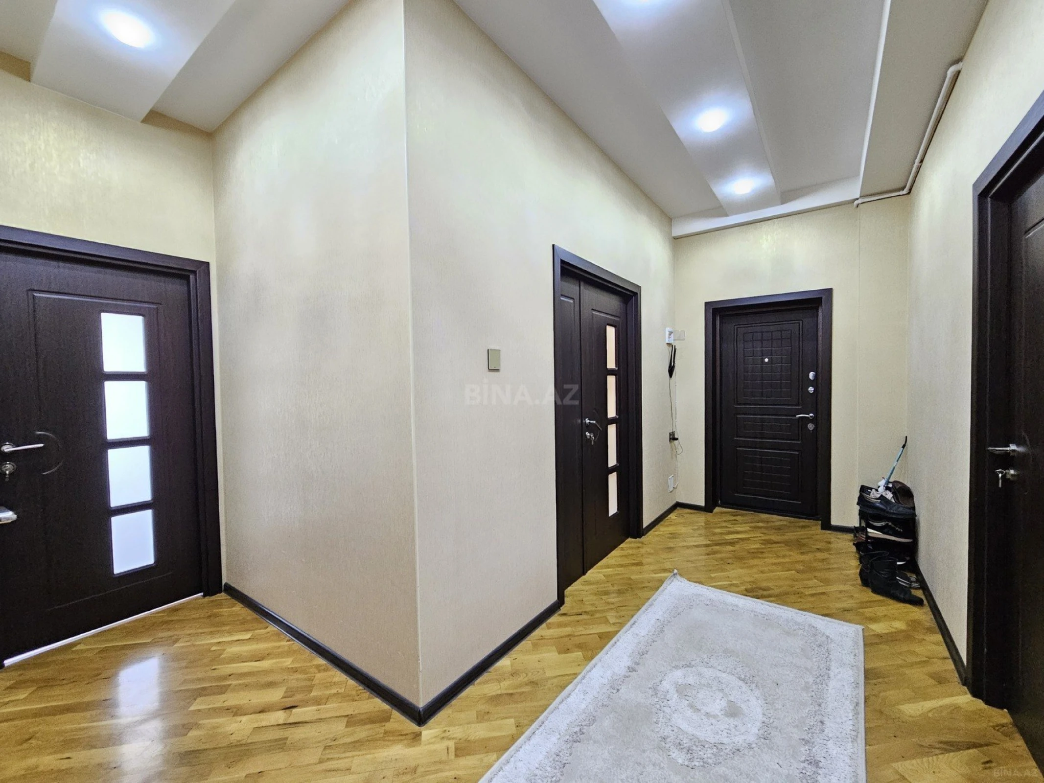 Satılır 3 otaqlı mənzil 93 m²
