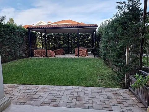 Kirayə verilir 3 otaqlı həyət evi 97 m²