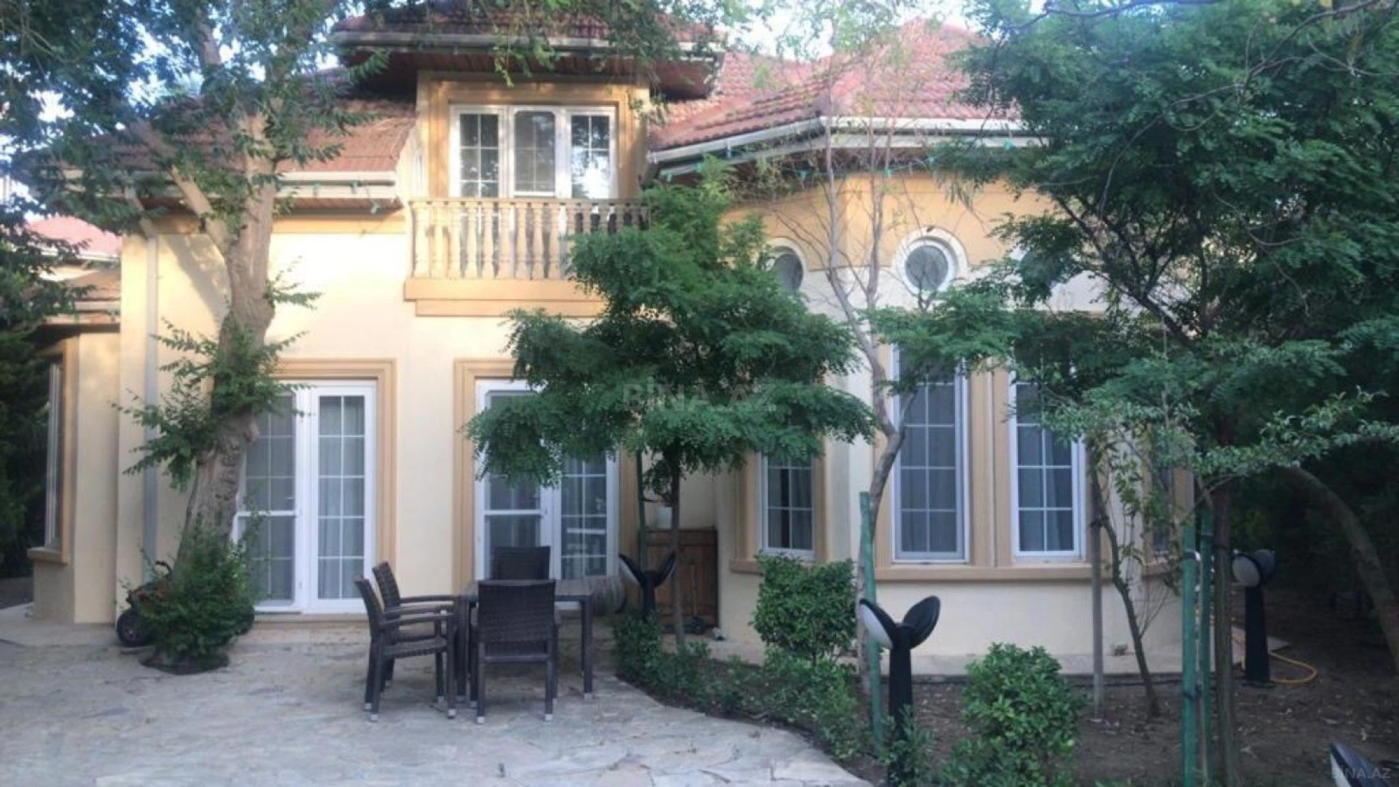 Kirayə verilir 3 otaqlı həyət evi 320 m²