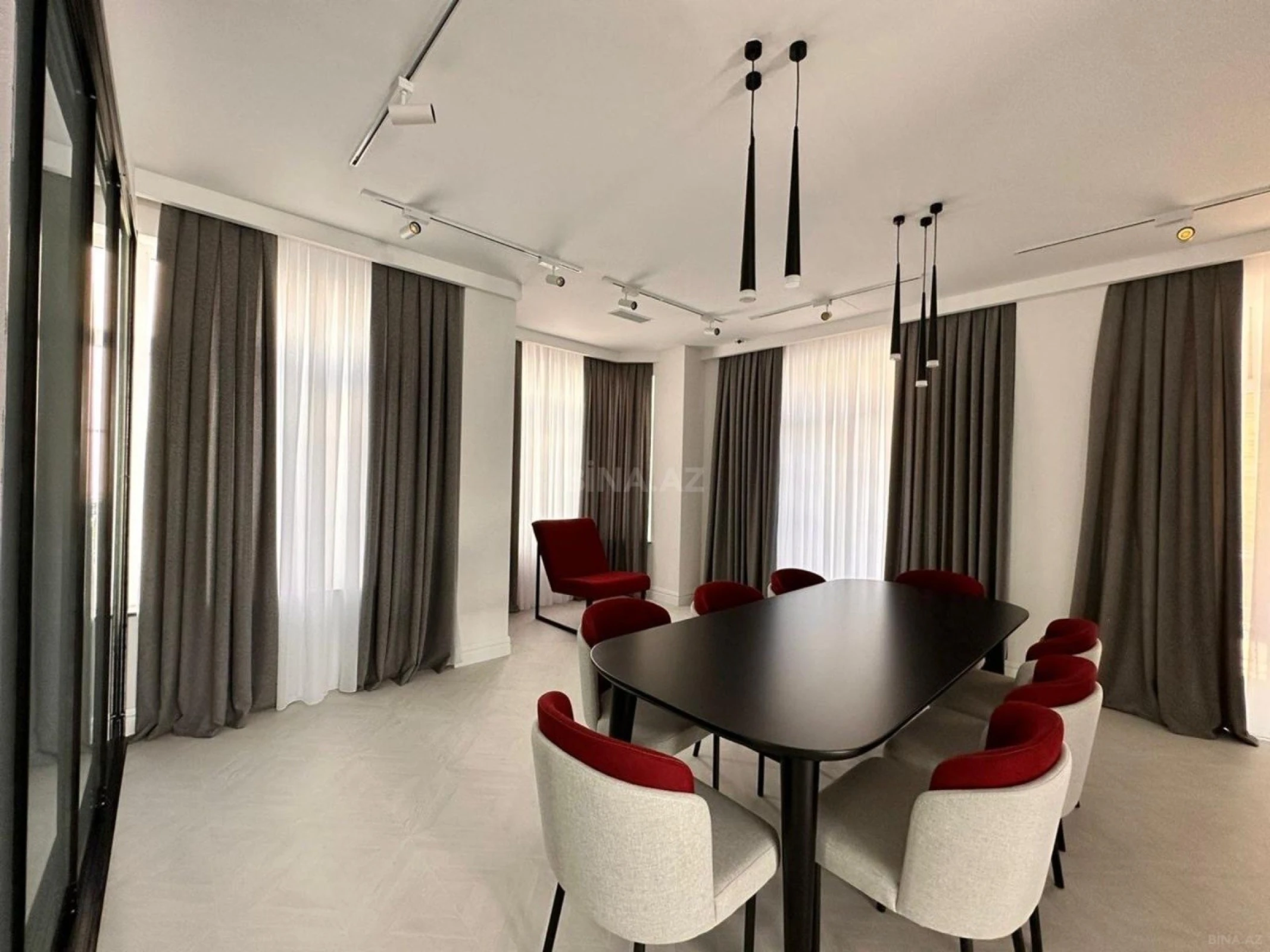 Kirayə verilir 6 otaqlı həyət evi 550 m²