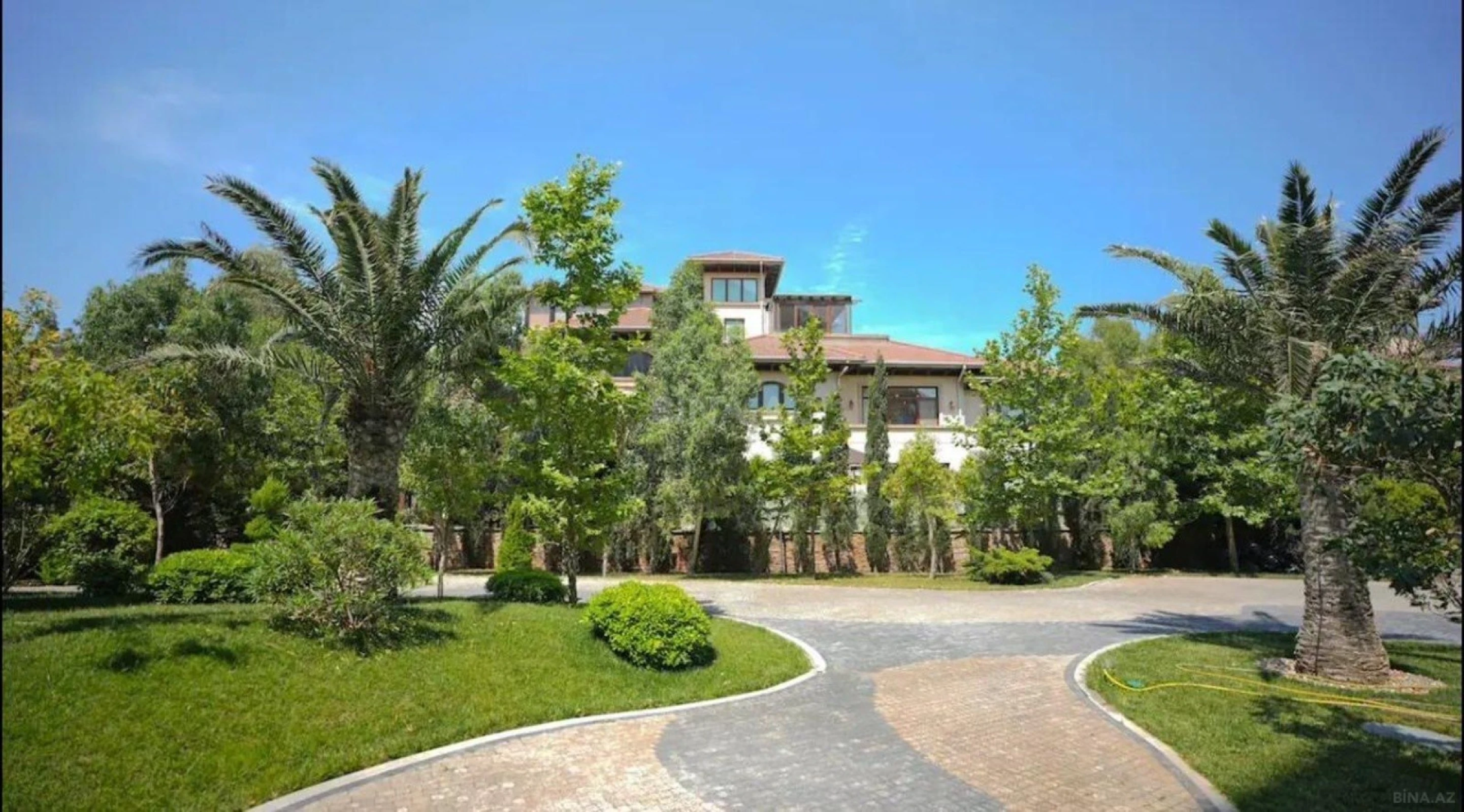 Kirayə verilir 6 otaqlı həyət evi 550 m²