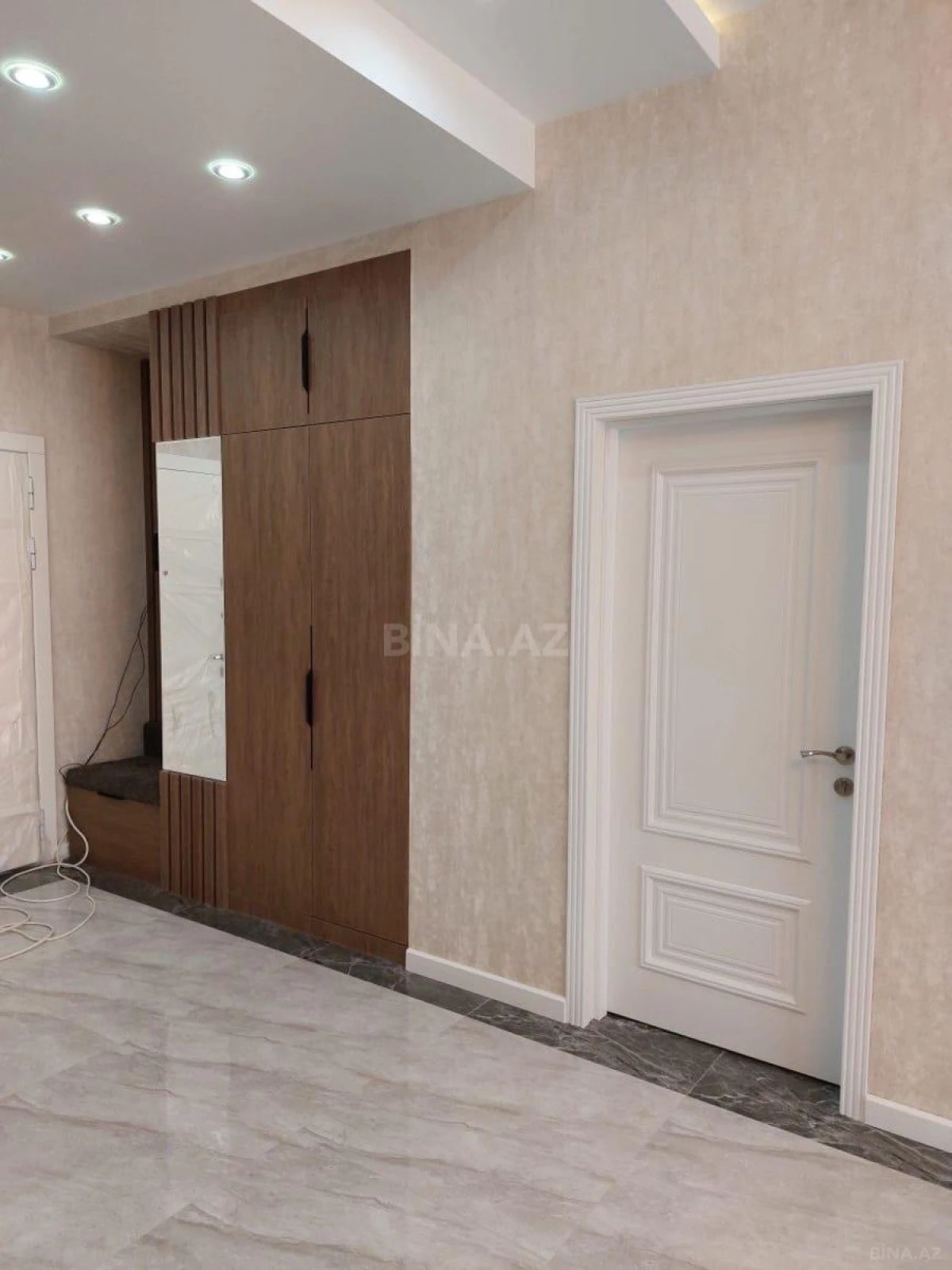 Kirayə verilir 2 otaqlı mənzil 100 m²