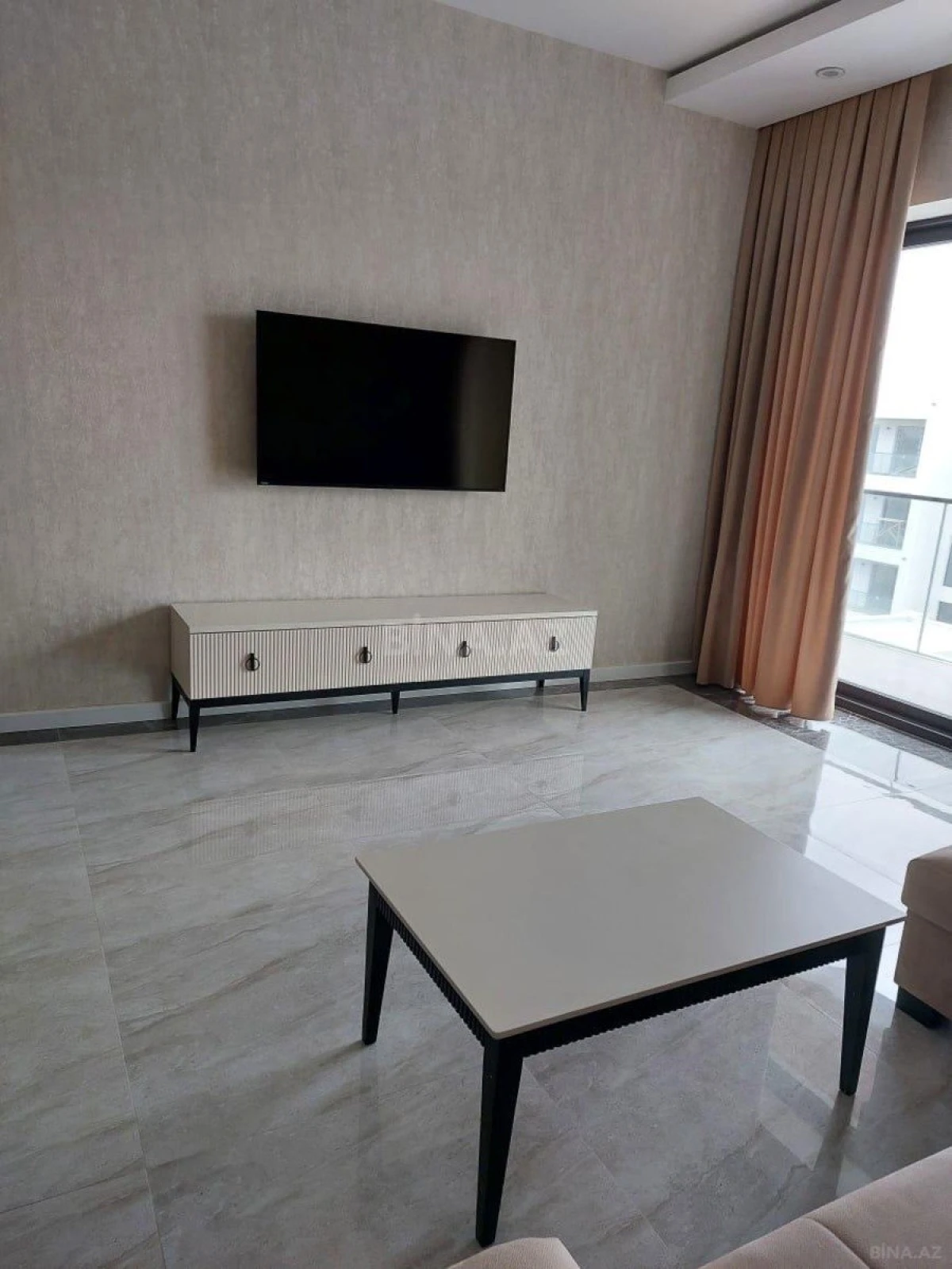 Kirayə verilir 2 otaqlı mənzil 100 m²