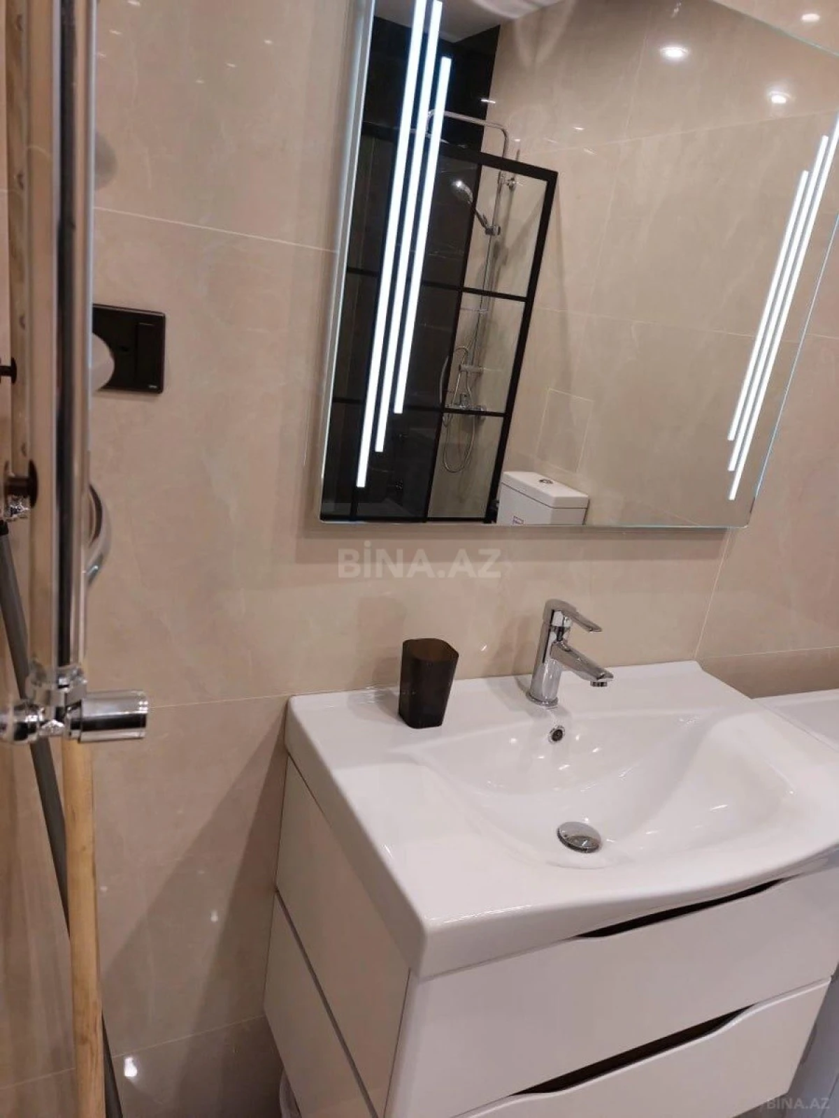 Kirayə verilir 2 otaqlı mənzil 100 m²