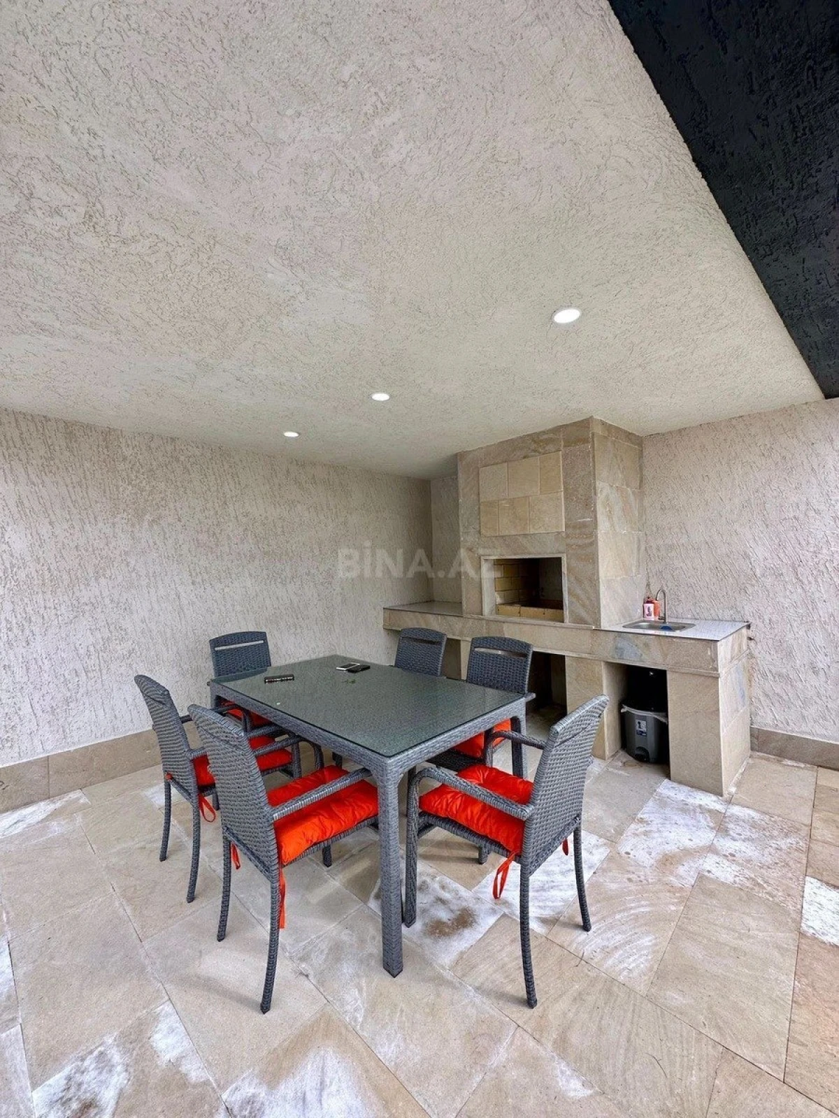 Kirayə verilir 4 otaqlı həyət evi 180 m²