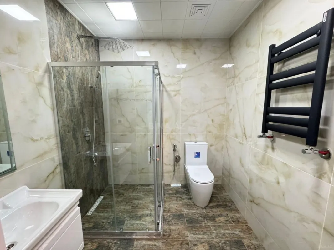 Kirayə verilir 5 otaqlı həyət evi 380 m²