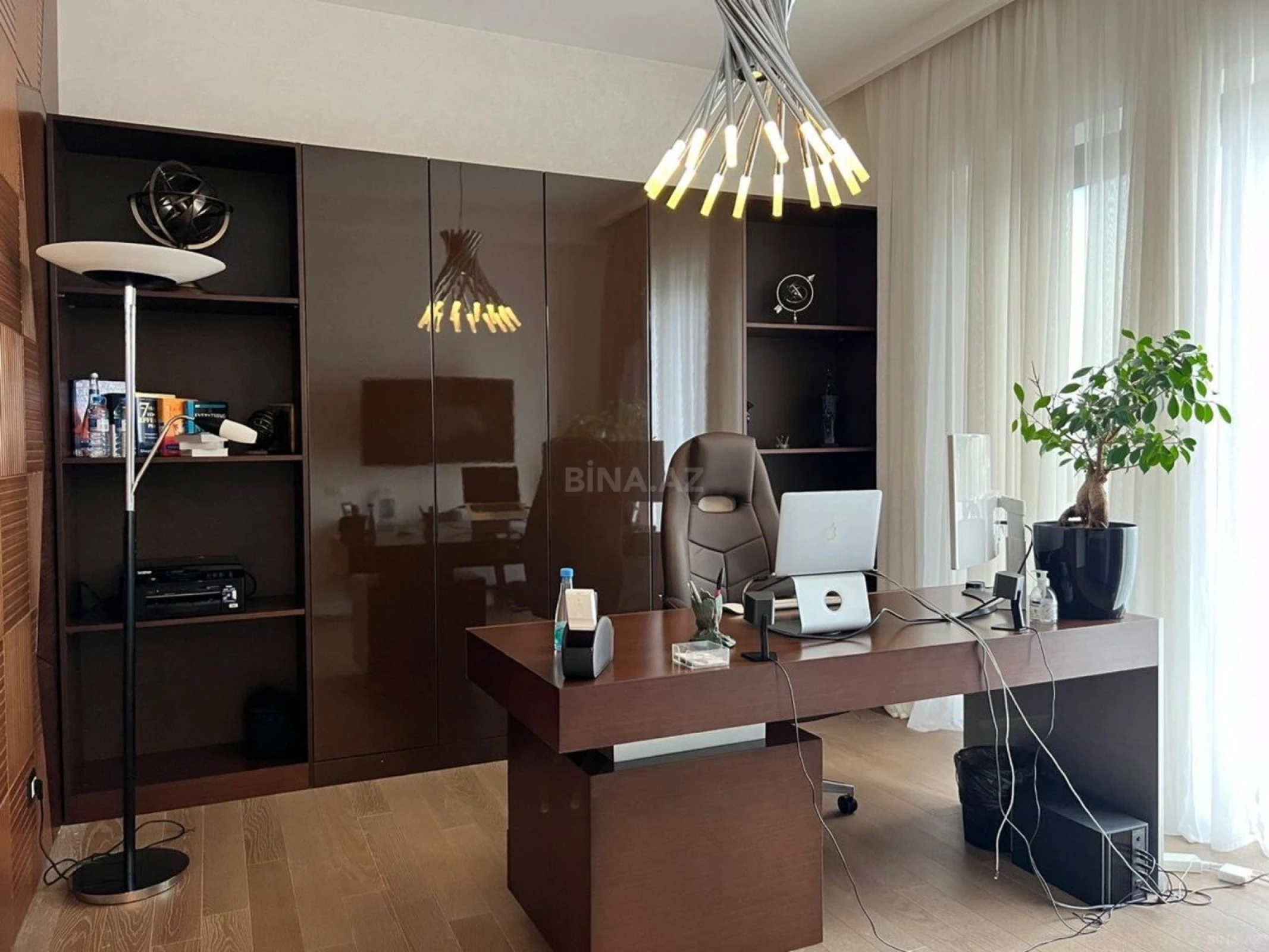 Kirayə verilir 6 otaqlı həyət evi 600 m²