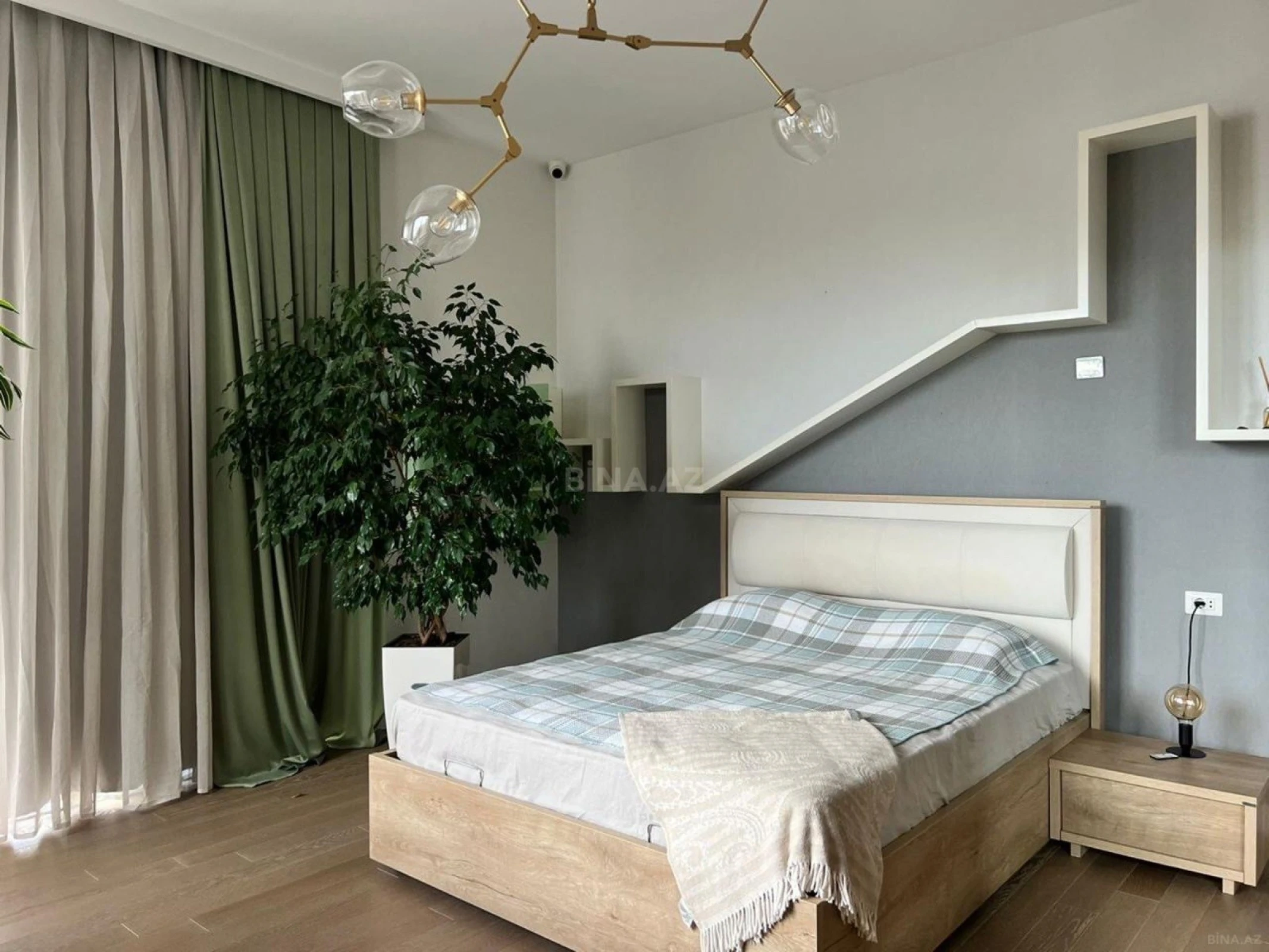 Kirayə verilir 6 otaqlı həyət evi 600 m²