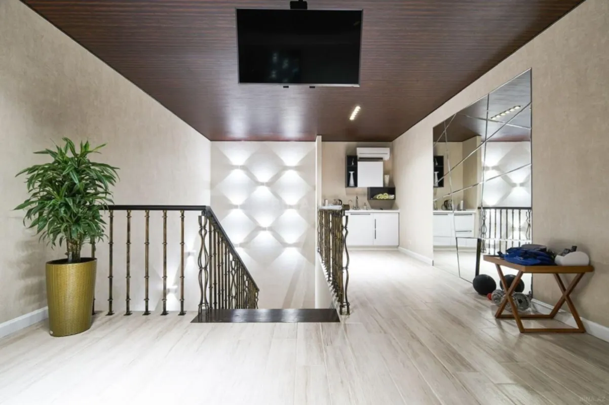 Kirayə verilir 6 otaqlı həyət evi 600 m²