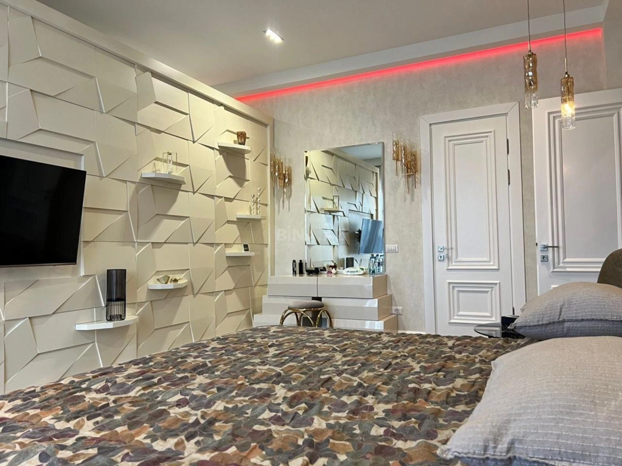 Kirayə verilir 6 otaqlı həyət evi 600 m²