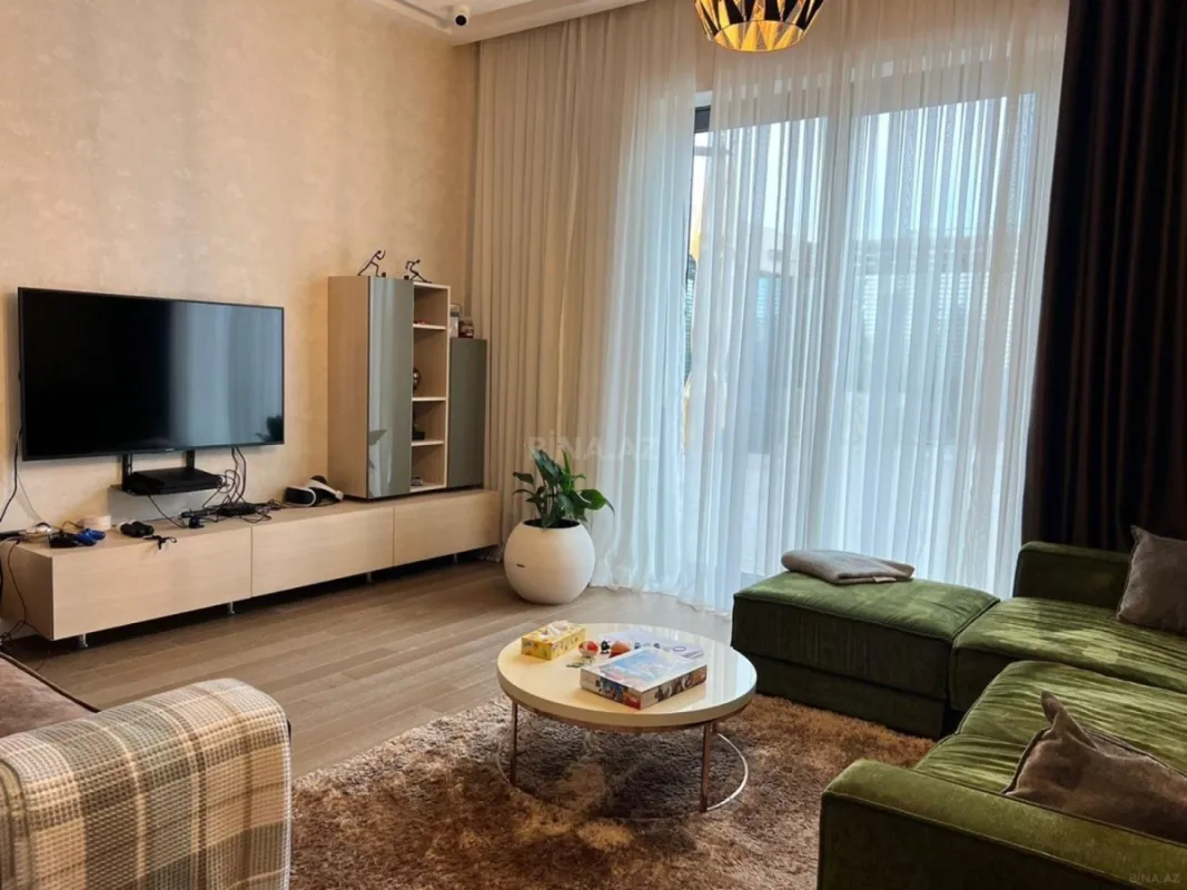 Kirayə verilir 6 otaqlı həyət evi 600 m²