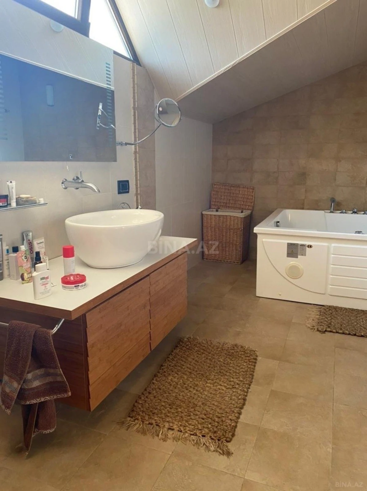 Kirayə verilir 6 otaqlı həyət evi 700 m²