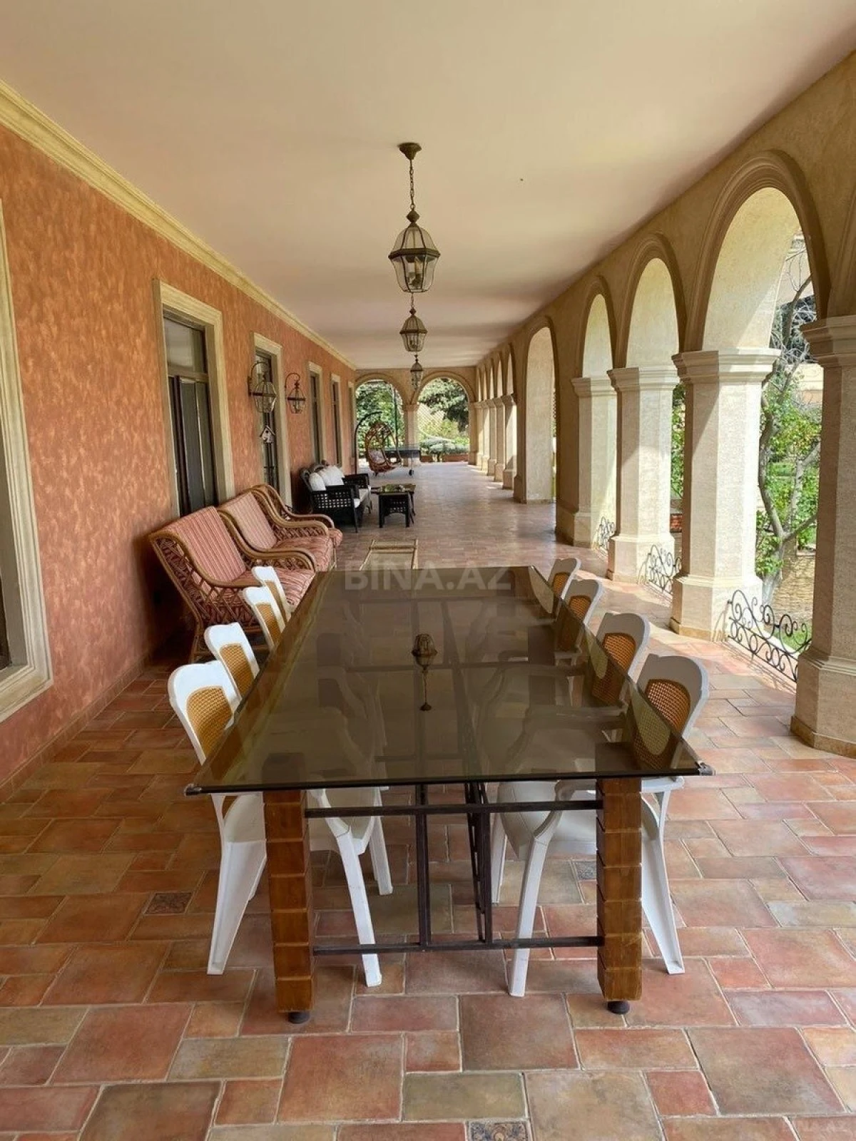 Kirayə verilir 6 otaqlı həyət evi 700 m²