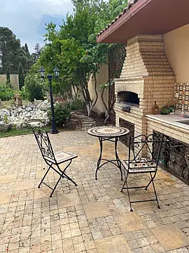 Kirayə verilir 6 otaqlı həyət evi 700 m²