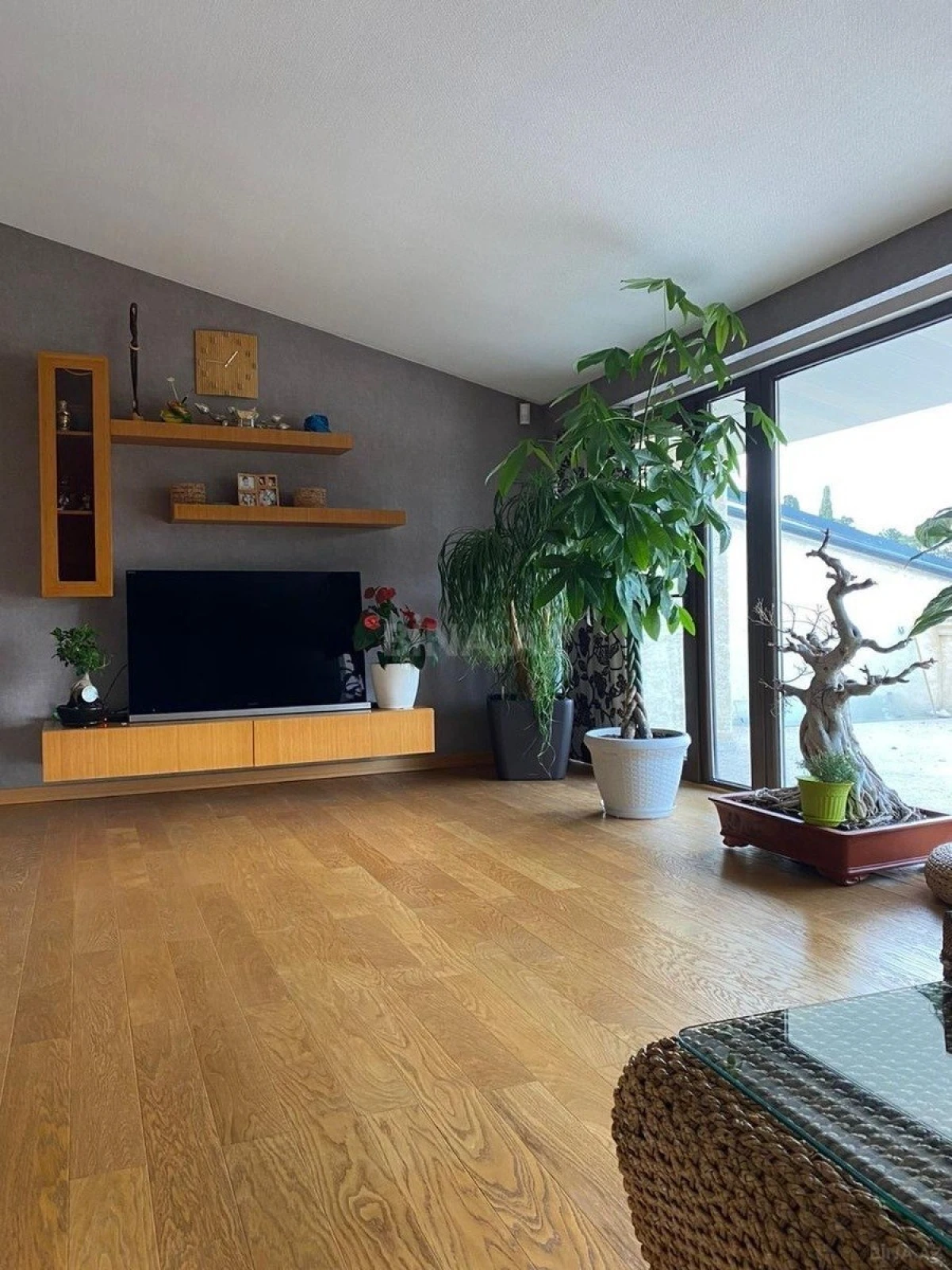 Kirayə verilir 6 otaqlı həyət evi 700 m²