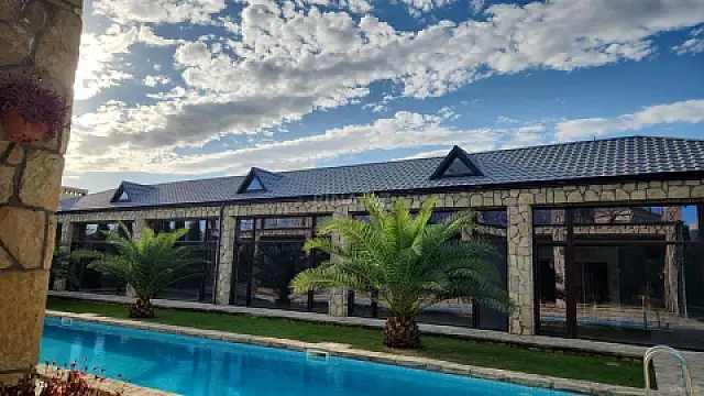 Kirayə verilir 5 otaqlı həyət evi 500 m²