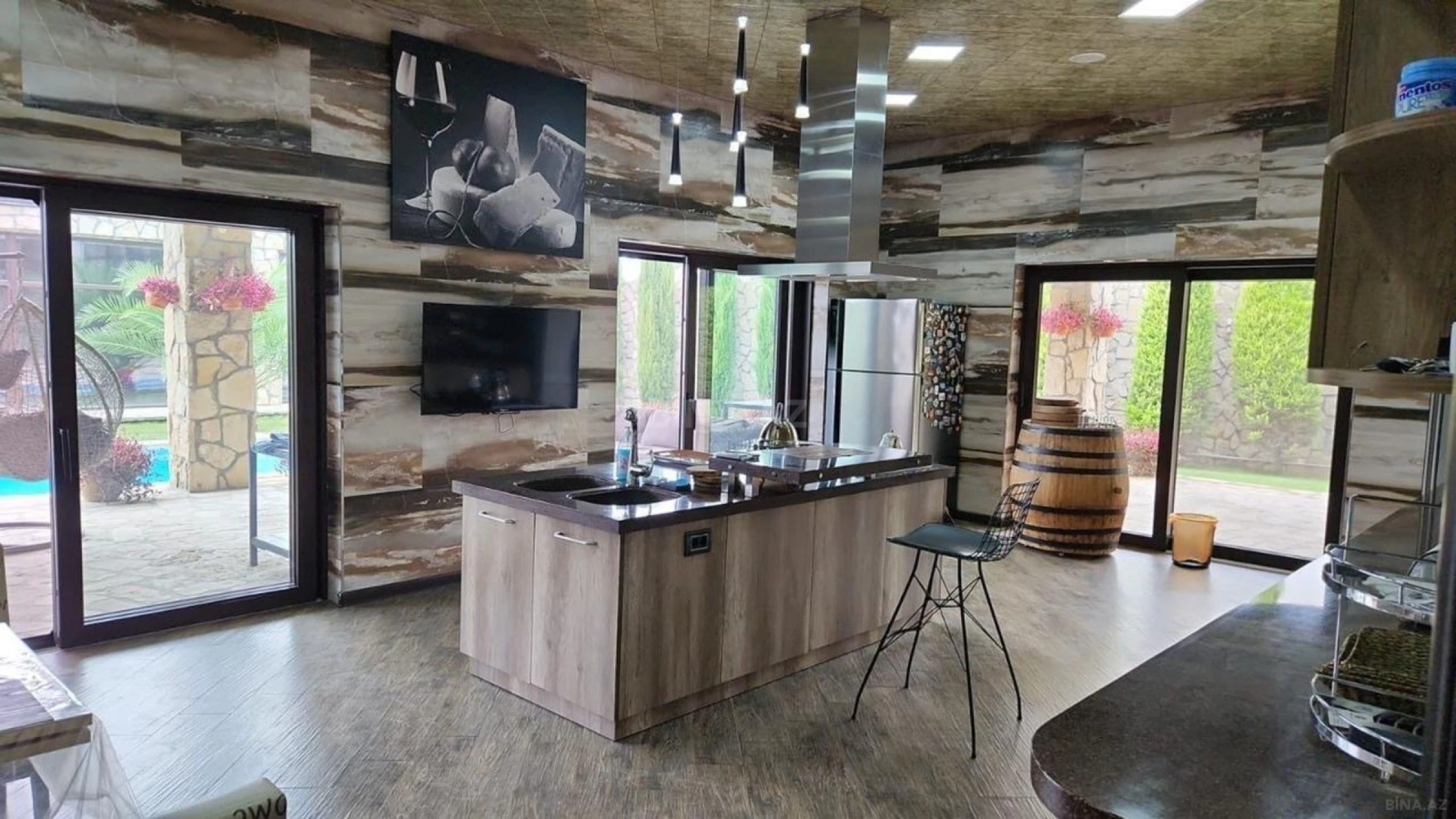 Kirayə verilir 5 otaqlı həyət evi 500 m²