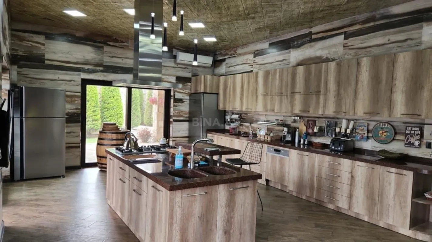 Kirayə verilir 5 otaqlı həyət evi 500 m²