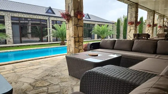 Kirayə verilir 5 otaqlı həyət evi 500 m²