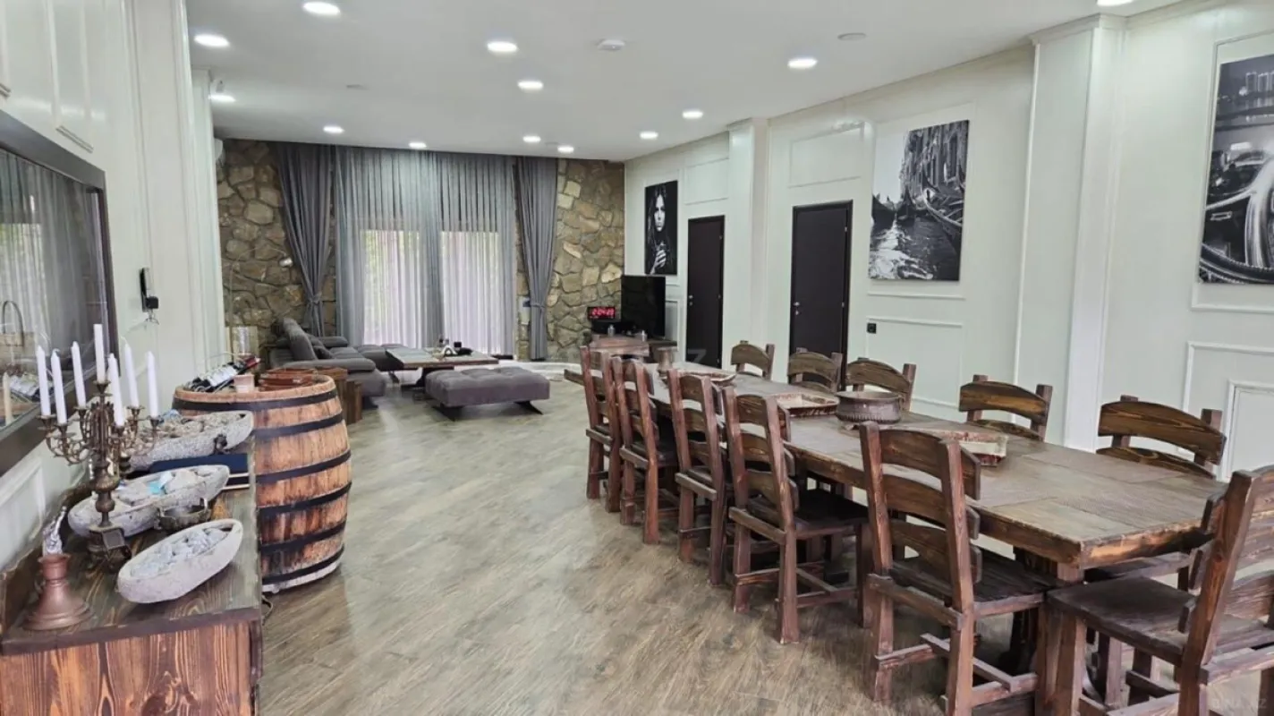 Kirayə verilir 5 otaqlı həyət evi 500 m²