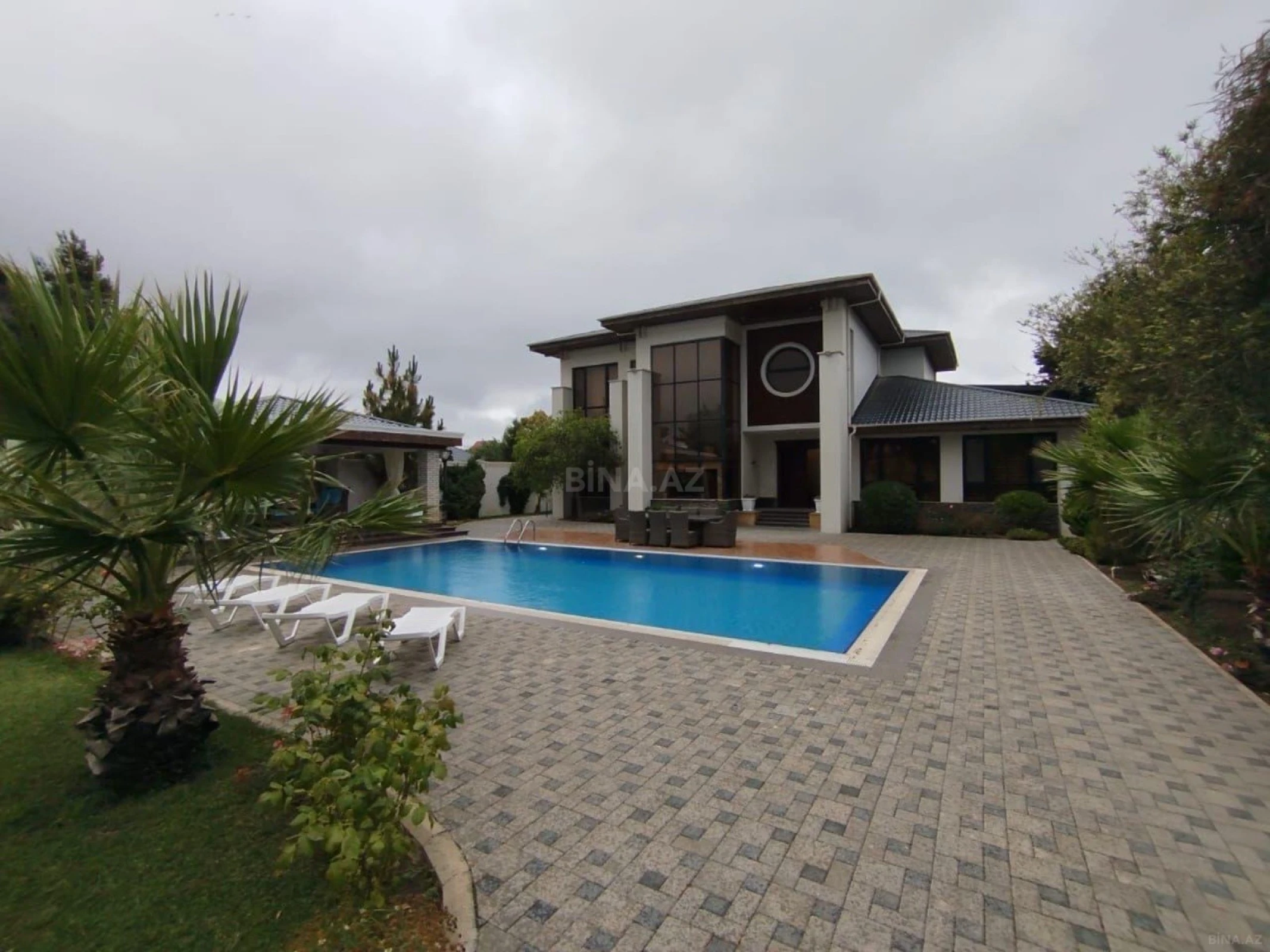 Kirayə verilir 5 otaqlı həyət evi 500 m²