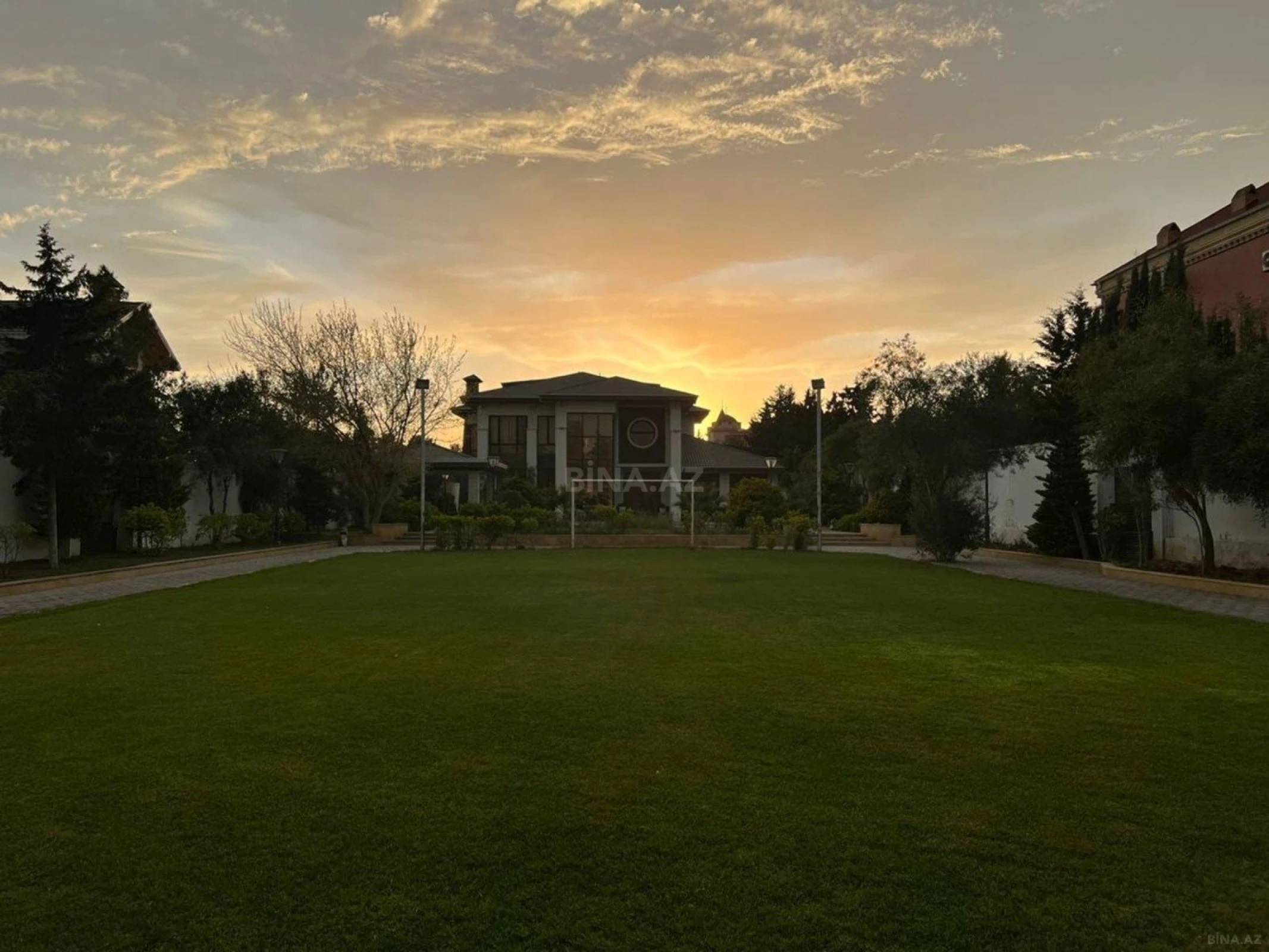 Kirayə verilir 5 otaqlı həyət evi 500 m²