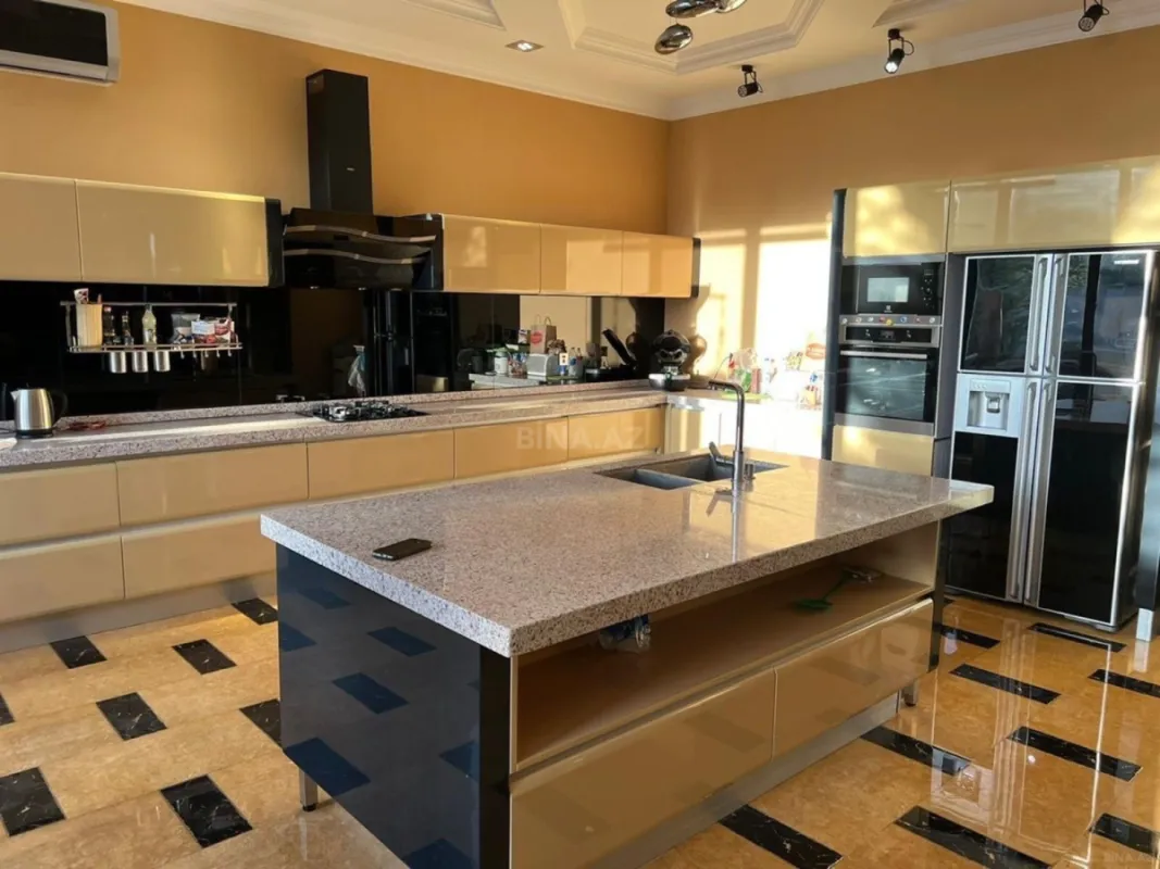 Kirayə verilir 5 otaqlı həyət evi 500 m²