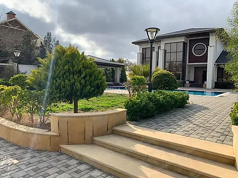 Kirayə verilir 5 otaqlı həyət evi 500 m²