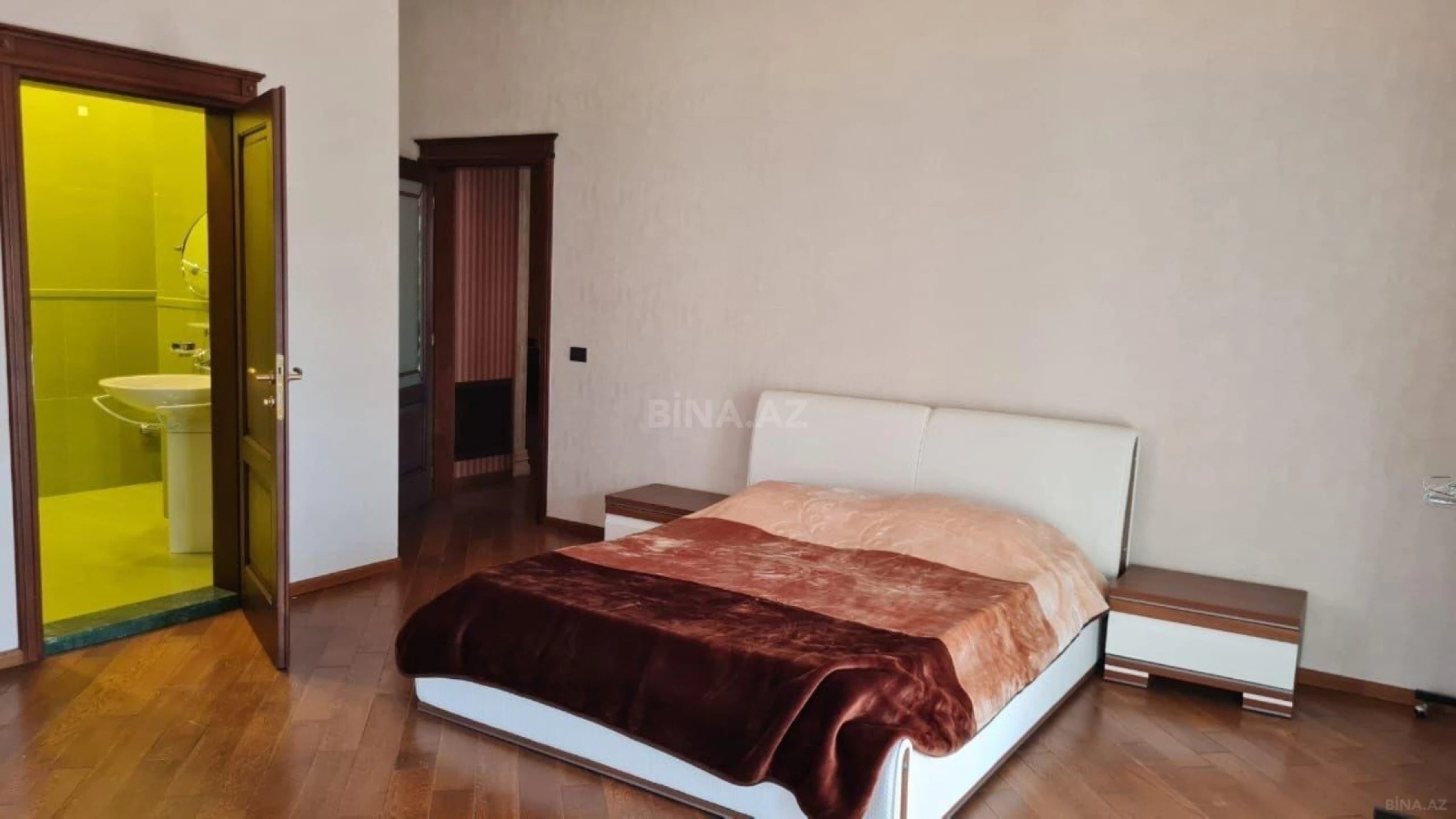 Kirayə verilir 5 otaqlı həyət evi 500 m²