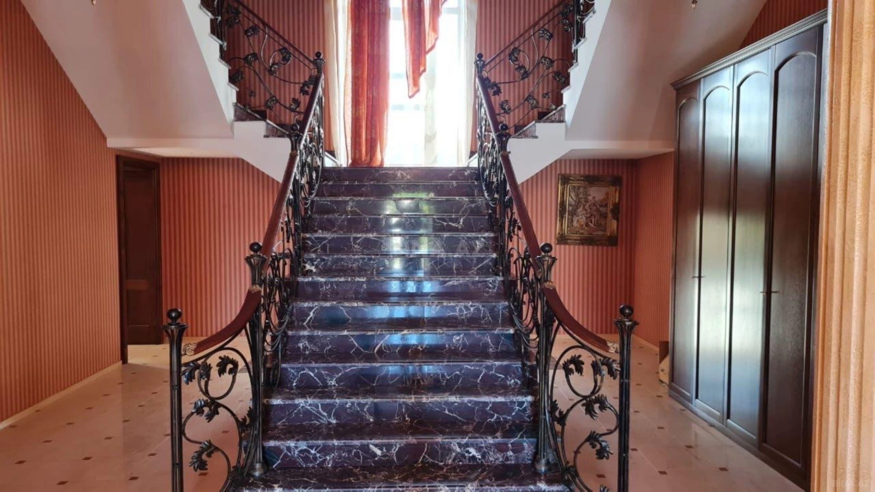 Kirayə verilir 5 otaqlı həyət evi 500 m²