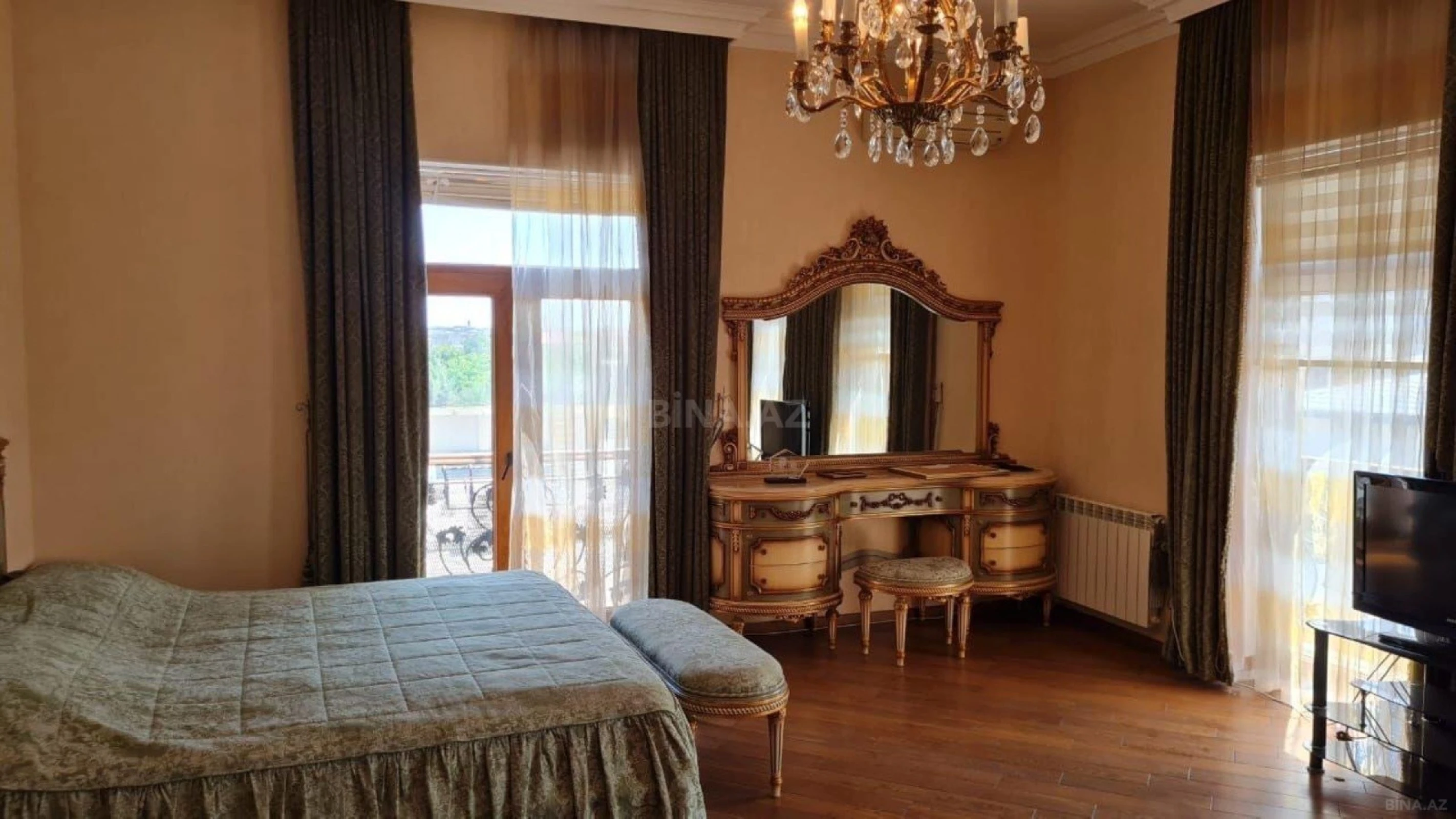 Kirayə verilir 5 otaqlı həyət evi 500 m²