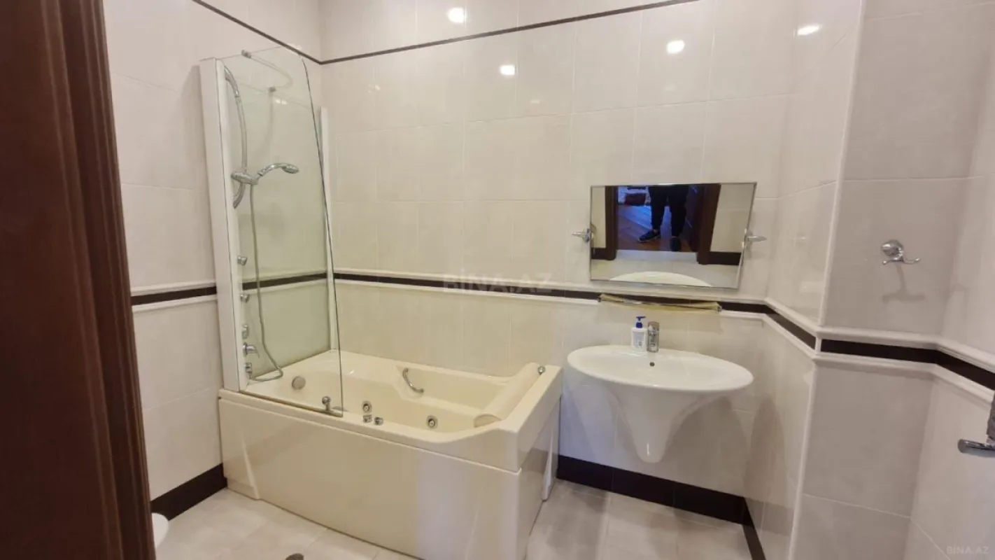 Kirayə verilir 5 otaqlı həyət evi 500 m²