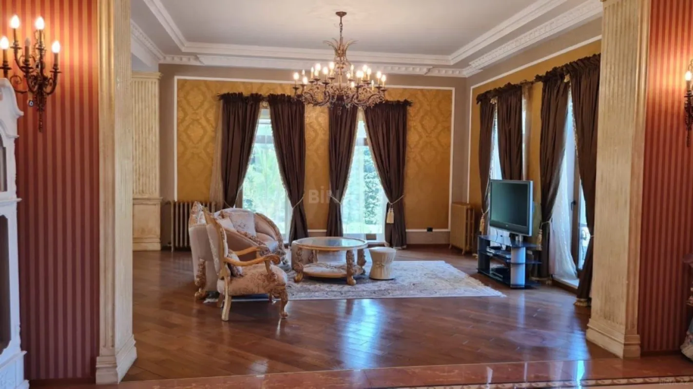 Kirayə verilir 5 otaqlı həyət evi 500 m²