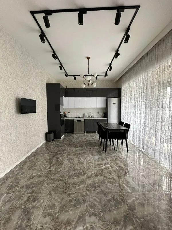 Kirayə verilir 4 otaqlı həyət evi 200 m²