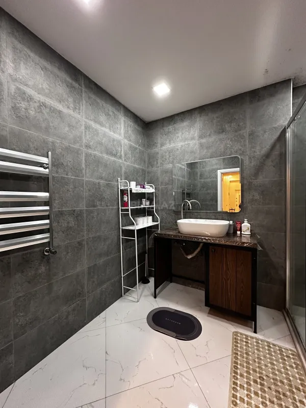 Satılır 2 otaqlı mənzil 95 m²