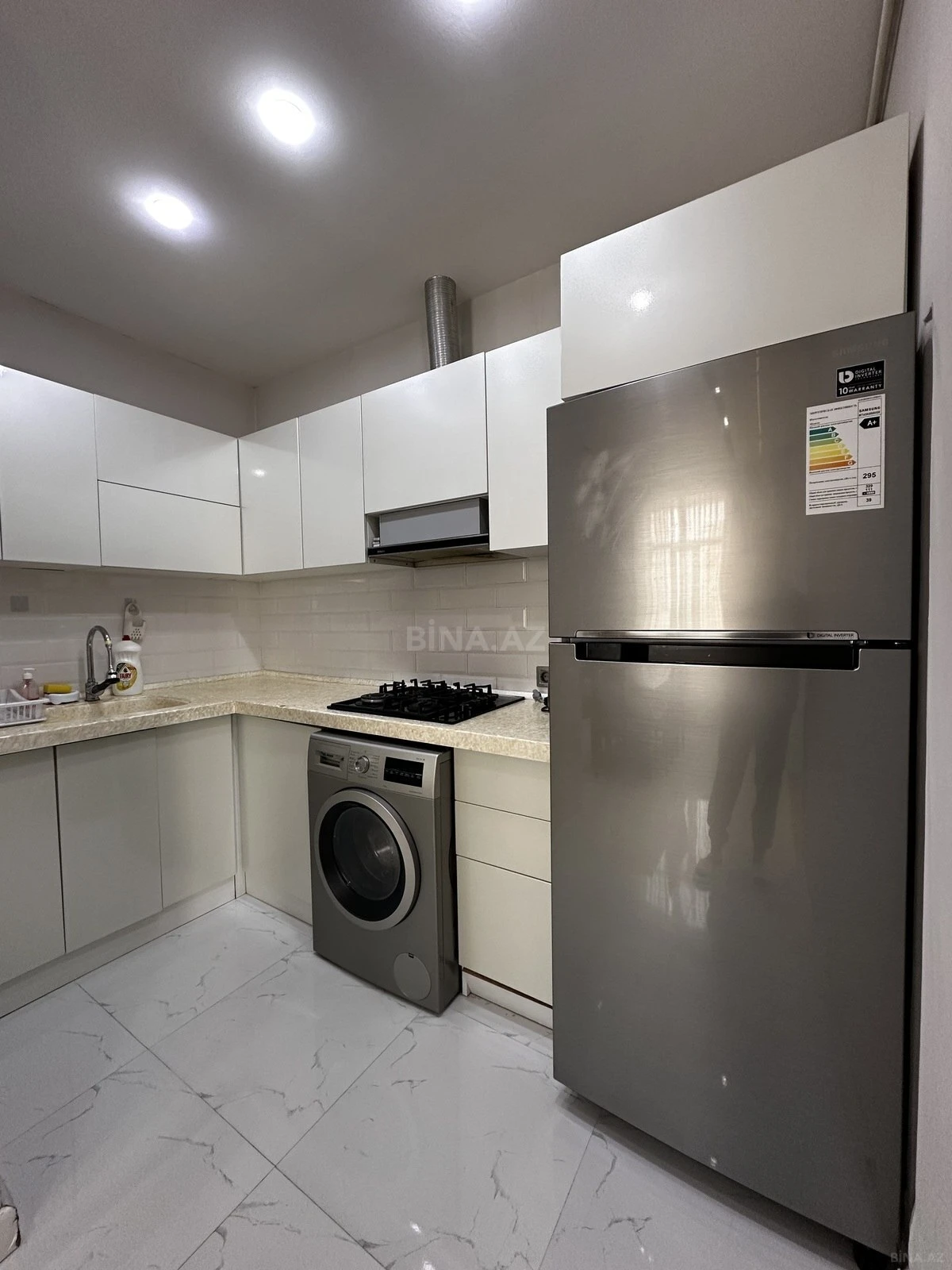 Satılır 2 otaqlı mənzil 95 m²