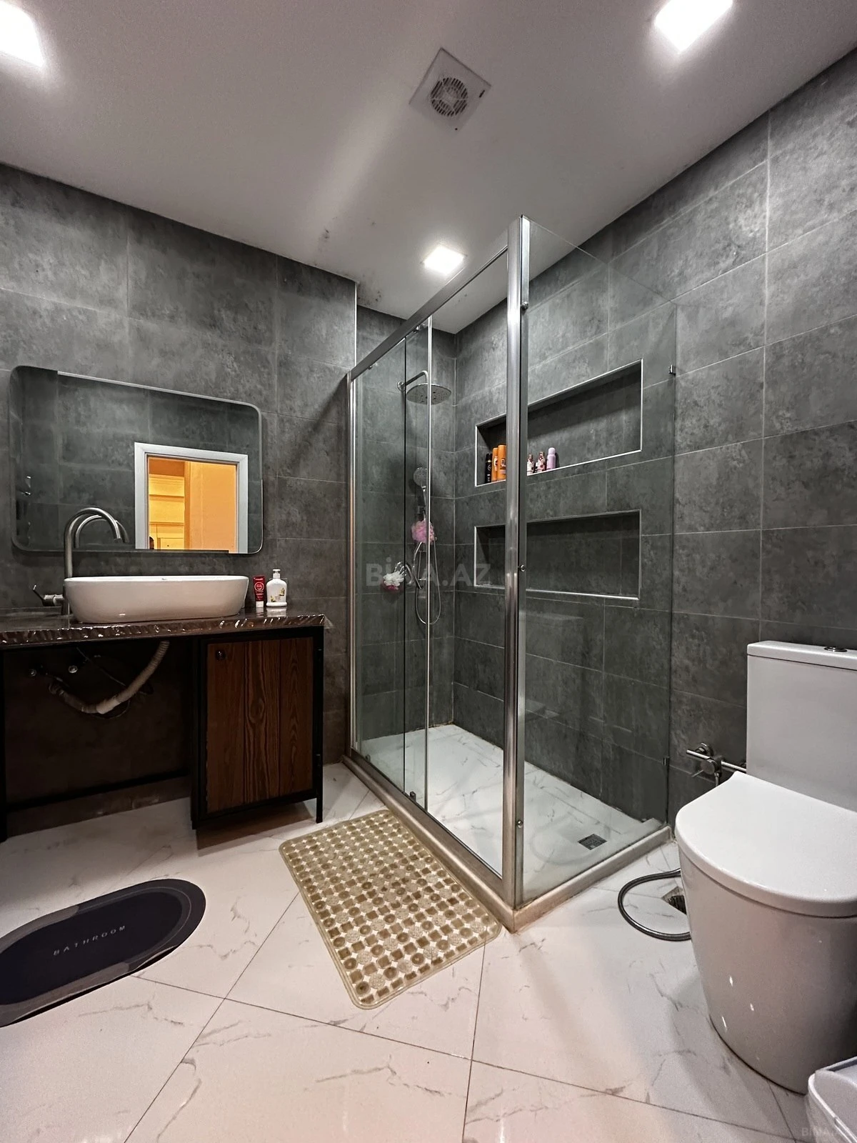 Satılır 2 otaqlı mənzil 95 m²