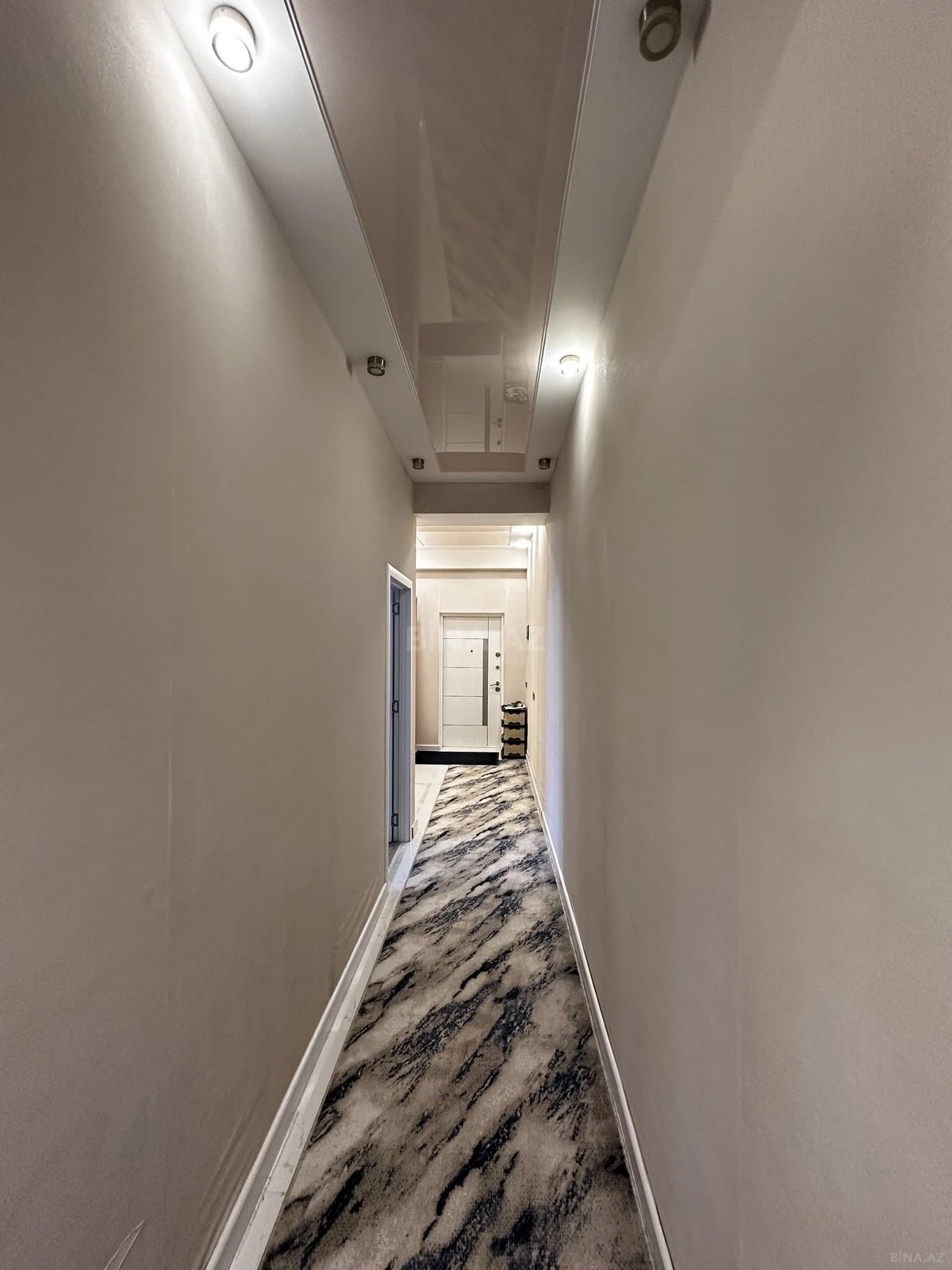 Satılır 2 otaqlı mənzil 95 m²
