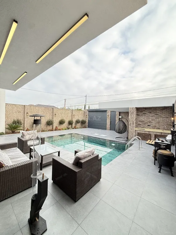 Satılır 4 otaqlı həyət evi 250 m²